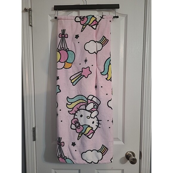 Sanrio Hello Kitty 50x70 Pink Unicorn Ballons Rainbows Clouds Throw Blanket New - Picture 3 of 7